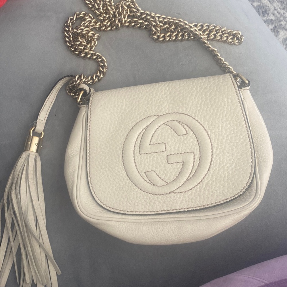 Gucci White Leather Soho Disco Crossbody Bag with Gold Chain